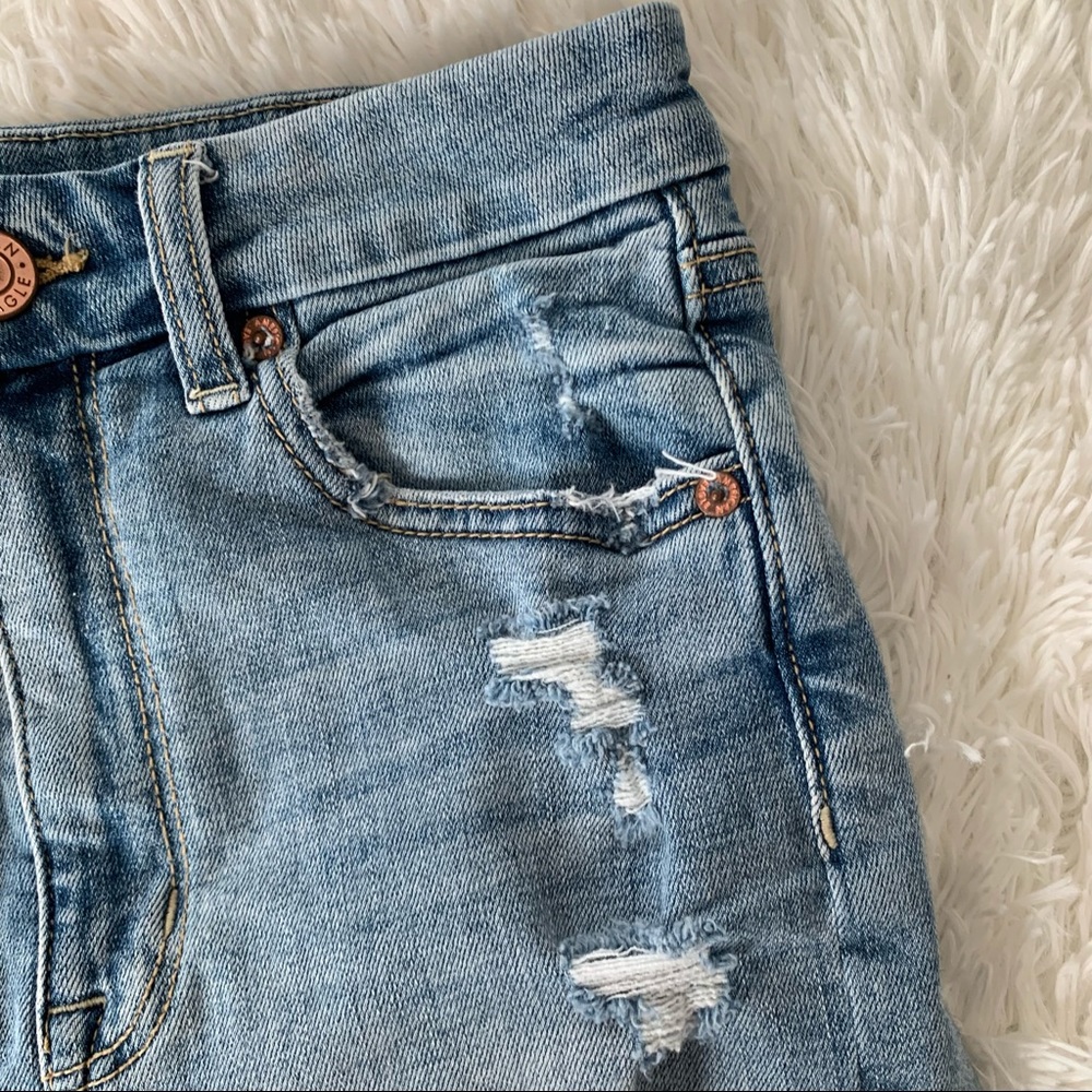 American Eagle Curvy High Rise Distressed Shortie Size 2 - Picture 6 of 14
